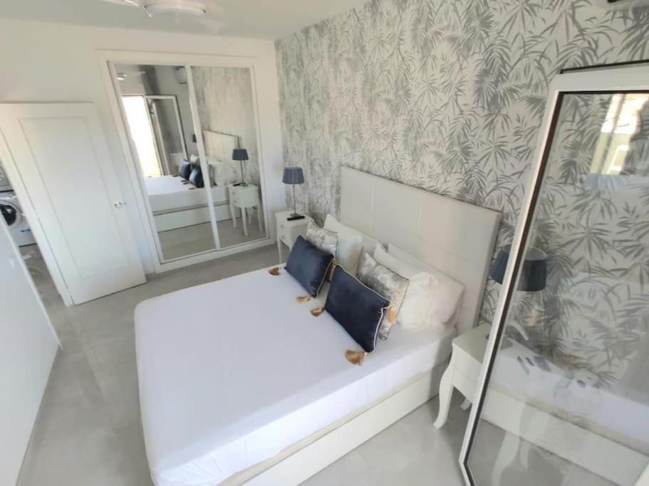 Lux. Frontbeach-Terrace. 5 Pools.Tv. 2 A.C.Netflix Benalmádena Eksteriør bilde