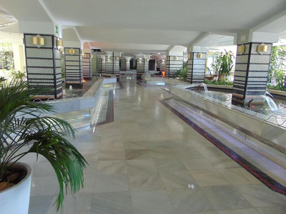 Lux. Frontbeach-Terrace. 5 Pools.Tv. 2 A.C.Netflix Benalmádena Eksteriør bilde