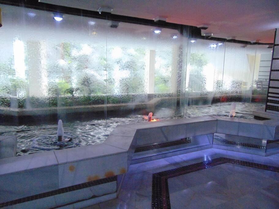 Lux. Frontbeach-Terrace. 5 Pools.Tv. 2 A.C.Netflix Benalmádena Eksteriør bilde